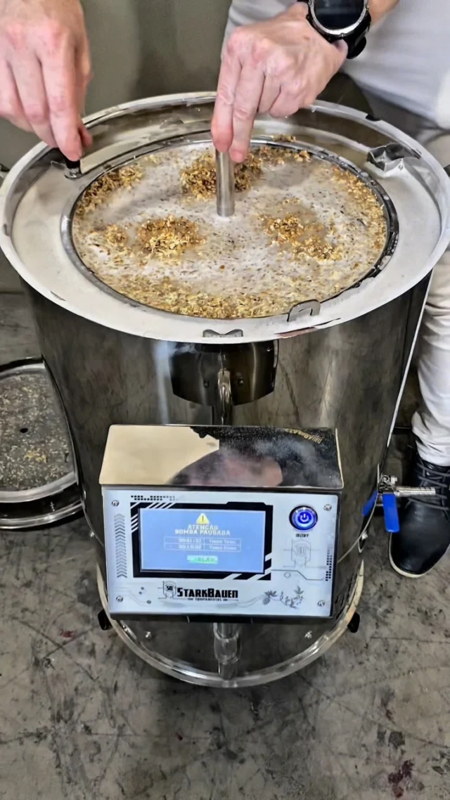 A MELHOR CERVEJA DA SUA VIDA PODE SER A QUE VOCÊ PRODUZIRA StarkBauen acredita que fazer cerveja é muito mais do que produzir uma bebida. É criar momentos, compartilhar histórias e transformar um hobby em uma experiência únicaSe você sonha em produzir a sua própria cerveja com equipamentos de alta qualidade e resultados consistentes, nós temos a estrutura ideal para acompanhar a sua evolução🍺 Seja para produzir por prazer...
🍺 Impressionar amigos e familiares...
🍺 Ou dar o primeiro passo rumo à profissionalização...Existe uma StarkBauen feita para você🍻📩 Envie uma mensagem no Direct com a palavra “HOME BREW” e descubra qual equipamento combina com o seu projetoISSO É A STARKBAUEN🍻⬇️🤙🏽🍻⬇️🤙🏽🍻⬇️🤙🏽
WhatsApp - (47)99740-0653
contato@starkbauen.com.br
www.starkbauen.com.br