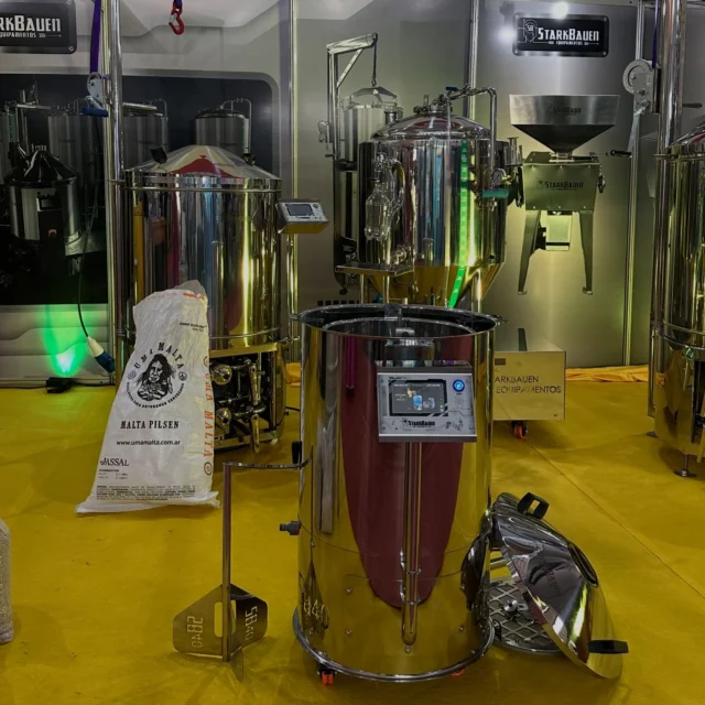🍺 Chegou a hora de produzir a cerveja que você sempre imaginou, sem complicaçãoSe você sonha em elevar o nível das suas brassagens, a SB40 StarkBauen é a parceira ideal. Desenvolvida para o cervejeiro caseiro que não abre mão de qualidade, ela reúne tecnologia, precisão e praticidade em um único equipamento.✅ Controle preciso de temperatura
✅ Recirculação eficiente para melhor extração do malte
✅ Operação simples e intuitiva
✅ Estrutura robusta e acabamento premiumMais do que uma panela, a SB40 é um investimento para quem deseja produzir cervejas com mais consistência, repetir receitas com confiança e impressionar amigos e familiares a cada novo lote.🔥 Comece hoje a fabricar cervejas artesanais com padrão profissional, diretamente na sua casa.📲 Fale com nossa equipe e descubra por que tantos cervejeiros escolheram a StarkBauen para transformar sua paixão em grandes cervejasISSO É A STARKBAUEN🍻⬇️🤙🏽🍻⬇️🤙🏽🍻⬇️🤙🏽
WhatsApp - (47) 3271-5368
contato@starkbauen.com.br
www.starkbauen.com.brSB40 StarkBauen. Sua próxima melhor cerveja começa aqui. 🍻#Homebrew #CervejaArtesanal #CervejeiroCaseiro #FaçaSuaCerveja #CraftBeer