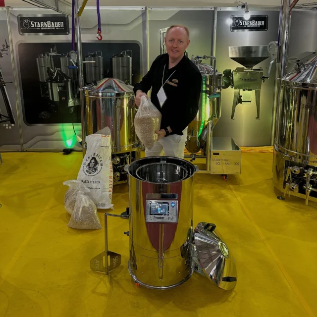 A PANELA PARA O CERVEJEIRO CASEIROVocê já conhece a SB40 STARKBAUEN?A panela Automatiza que foi desenvolvida para você fazer a sua cerveja em casa mestre! 🫵🏼ISSO É A STARKBAUEN🍻⬇️🤙🏽🍻⬇️🤙🏽🍻⬇️🤙🏽
WhatsApp - (47) 3271-5368
contato@starkbauen.com.br
www.starkbauen.com.br