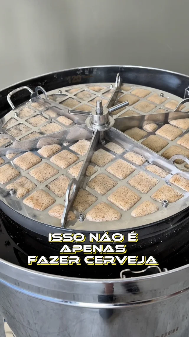 SÓ QUEM FAZ CERVEJA VAI ENTENDER ISSO👇Existe um momento exato na brassagem em que o resto do mundo desapareceÉ o cheiro do malte subindo, o som do mosto circulando, o controle perfeito da temperaturaPara quem está de fora, é só uma panela com líquido. Para nós, é terapia. É alquimia. É orgulho puroA STARKBAUEN não entrega apenas aço inox e tecnologia. Nós entregamos a liberdade de criar a sua melhor versão dentro da sua própria garagem.
Sem improvisos. Com a precisão que a sua arte merece.
Se você também sente esse calafrio na espinha quando a brassagem começa, você faz parte do nosso time.
⚔️👉 Chega de passar aperto na produçãoClique no link da bio, me chama no WhatsApp e vamos desenhar o equipamento que vai mudar o seu jogo.Compartilhe esse vídeo com aquele seu amigo que vive com o cheiro de malte impregnado nas roupas! 🤝STARKBAUEN
Domine o processo
Eleve a sua arte🍻⬇️🤙🏽🍻⬇️🤙🏽🍻⬇️🤙🏽
WhatsApp - (47) 3271-5368
contato@starkbauen.com.br
www.starkbauen.com.br