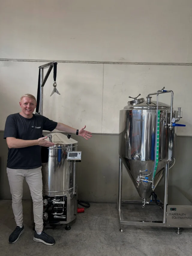 SPOILER QUE DIZ? 🫣Planejamento do fim de semana: modo brassagem expandida! 🛠️🌾Equipamento devidamente posicionado para o spoiler: SB100 e o tanque de 300L prontos para a montagem.Quem é cervejeiro sabe o quanto essa dupla vai agilizar o processo e garantir a qualidade do líquido sagrado.Nos próximos dias o bicho vai pegar na instalação.Acompanhem os stories para ver os bastidores! 🚀ISSO É A STARKBAUEN🍻⬇️🤙🏽🍻⬇️🤙🏽🍻⬇️🤙🏽
WhatsApp - (47) 3271-5368
contato@starkbauen.com.br
www.starkbauen.com.br
